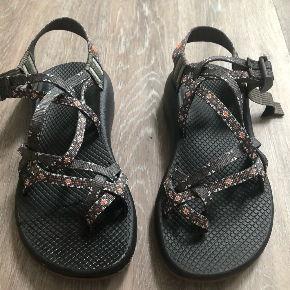 Size 8 chacos, grey/white/orange